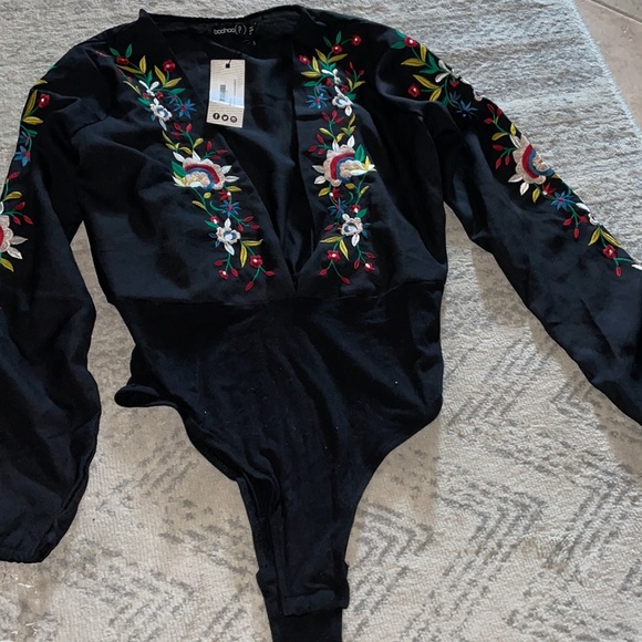 Black Embroidered Flower Bodysuit - Picture 3 of 3